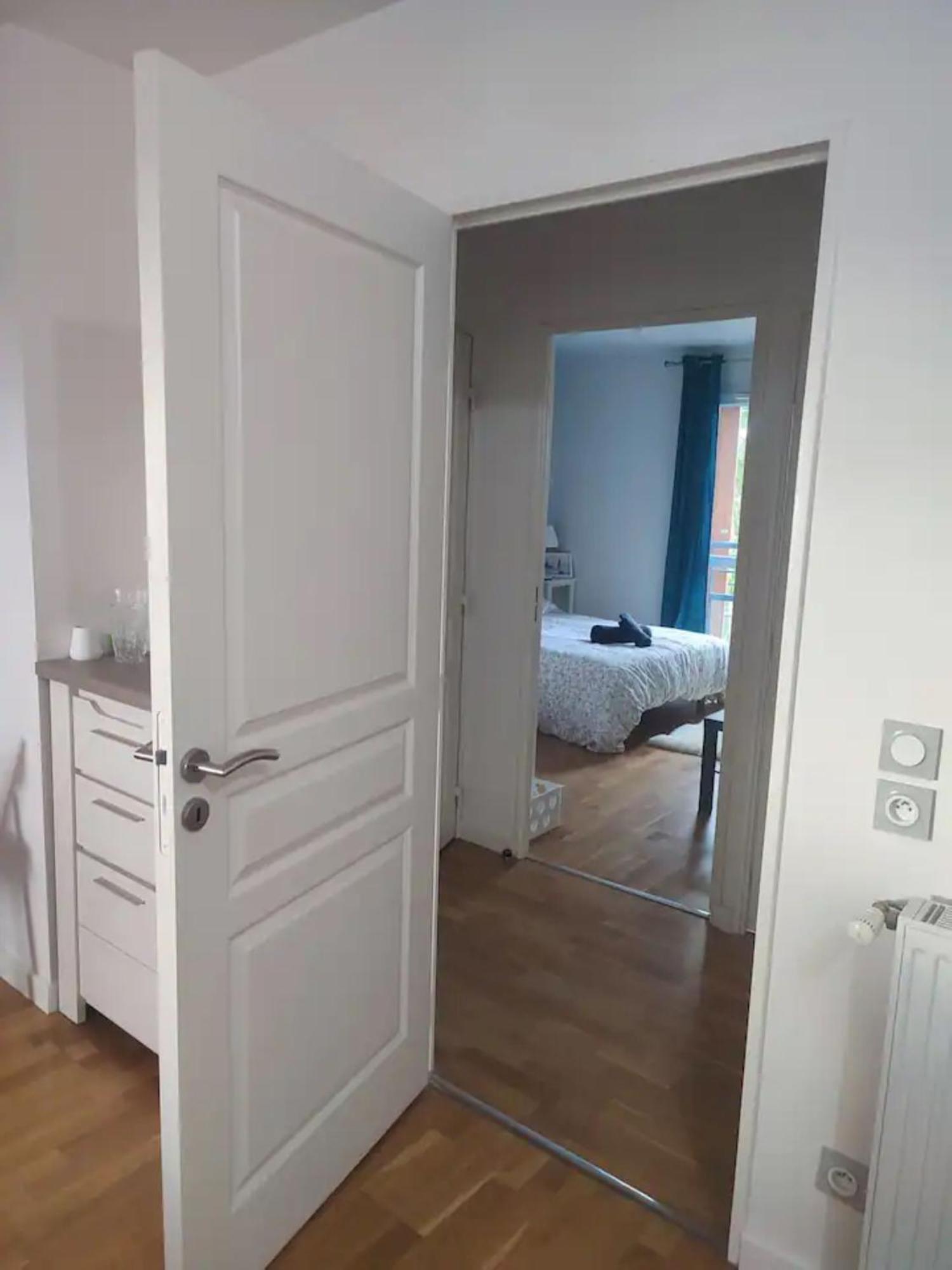 A 10 Mins D'Aeroport D'Orly Logement Lumineux Chaleureux Athis Mons Bagian luar foto